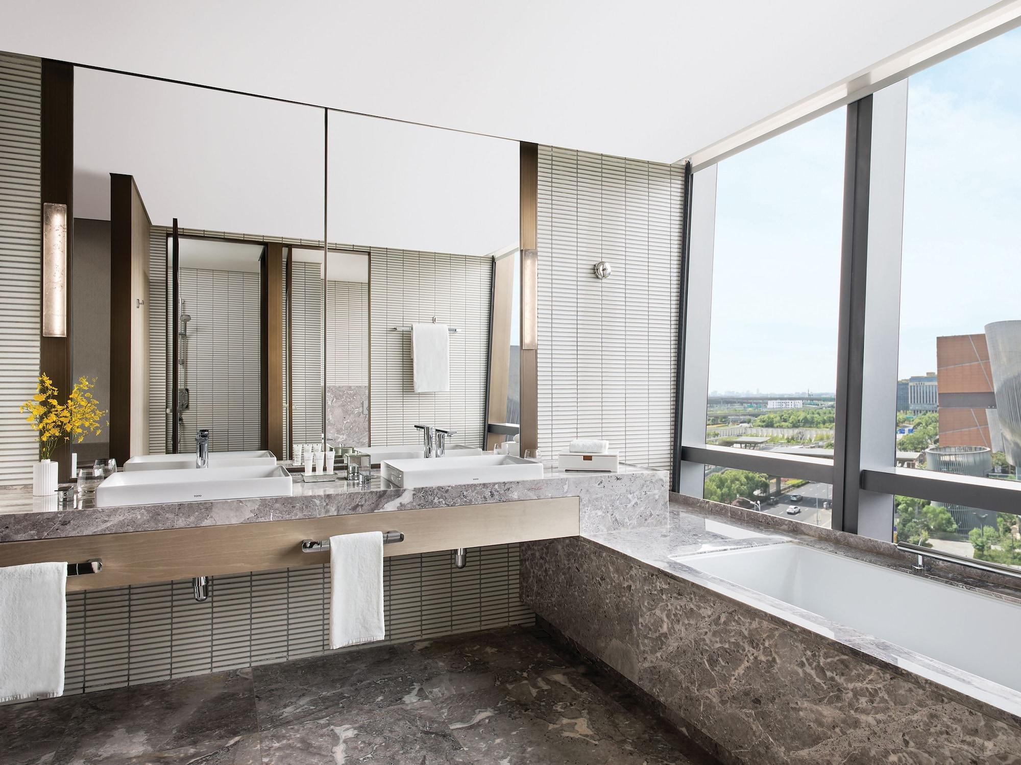 โรงแรม Cordis Hongqiao 5*