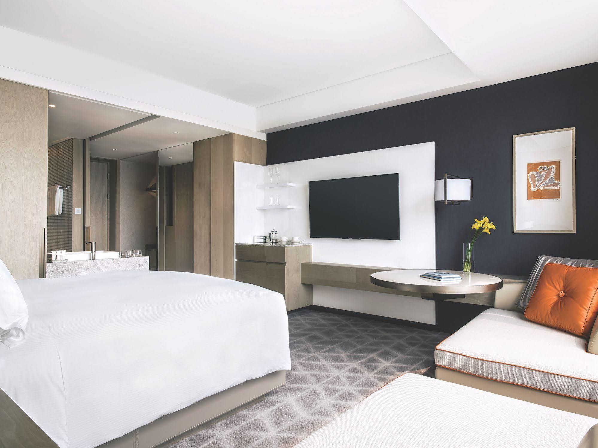 โรงแรม Cordis Hongqiao 5*